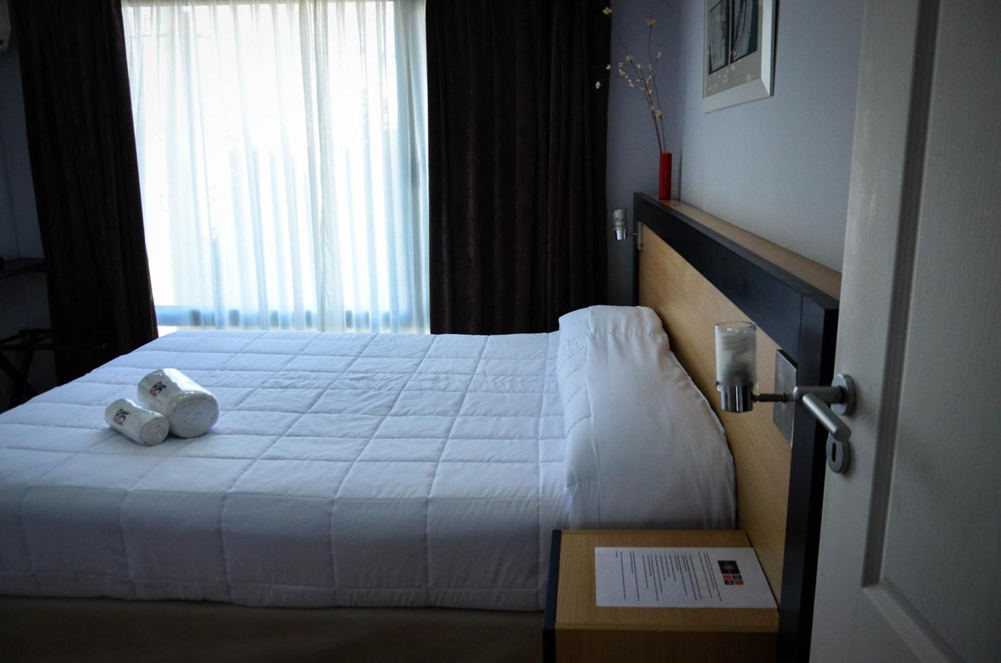 Apart Hotel Rivadavia 815 Neuquen Exterior photo